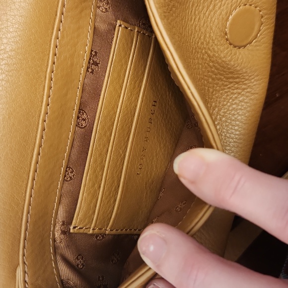 Tory Burch Crossbody 🫶 - Picture 8 of 9